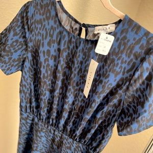 GILLI size M Dress boutique NWT! High waisted mid length dress